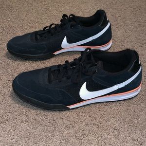 Men’s Nike Field Trainers Size 13